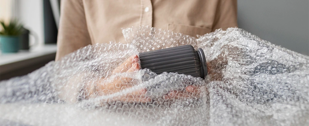 ¿Cómo Envolver Correctamente con Plástico Burbuja? 2 envolver con plastico burbuja